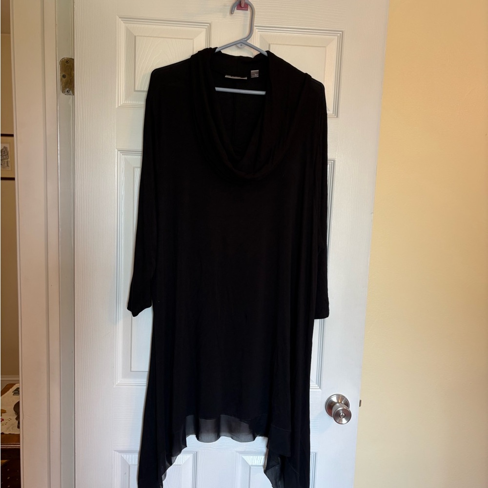 Avenue Elegant Black Tunic